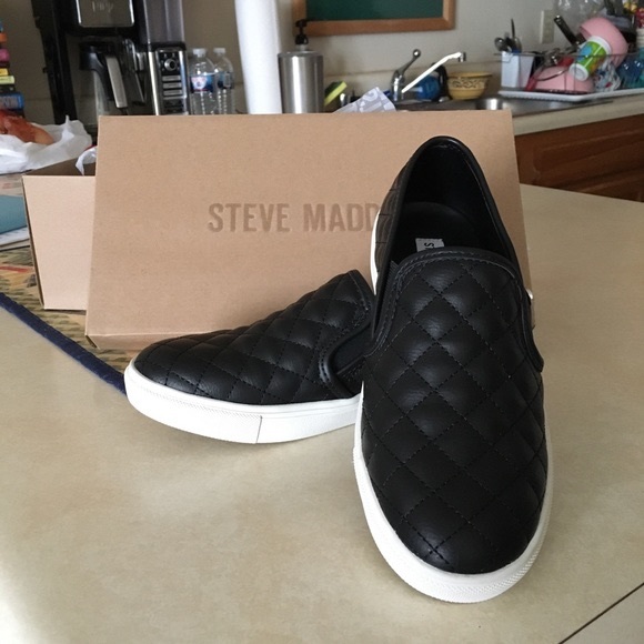Steve Madden Shoes - STEVE MADDEN